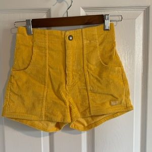 HAMMIES CORDUROY SHORTS 🩳